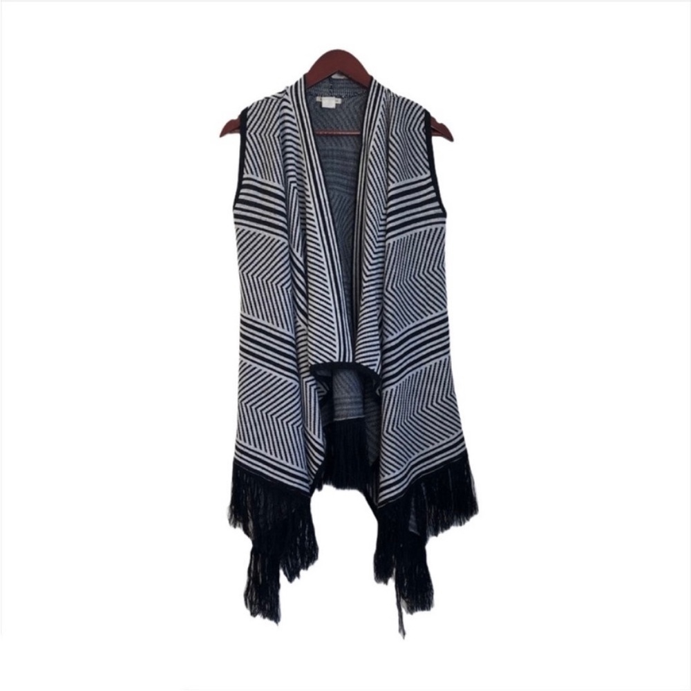 Main Strip Black White Patterned Fringe Vest